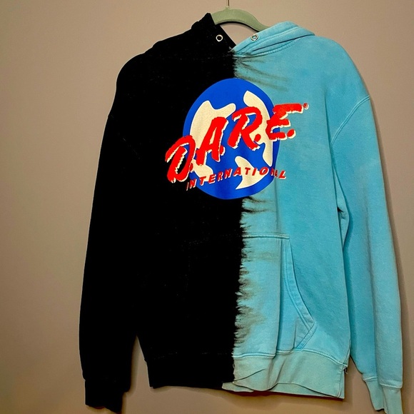 Unisex DARE Hoodie Size Medium EUC - Picture 1 of 1